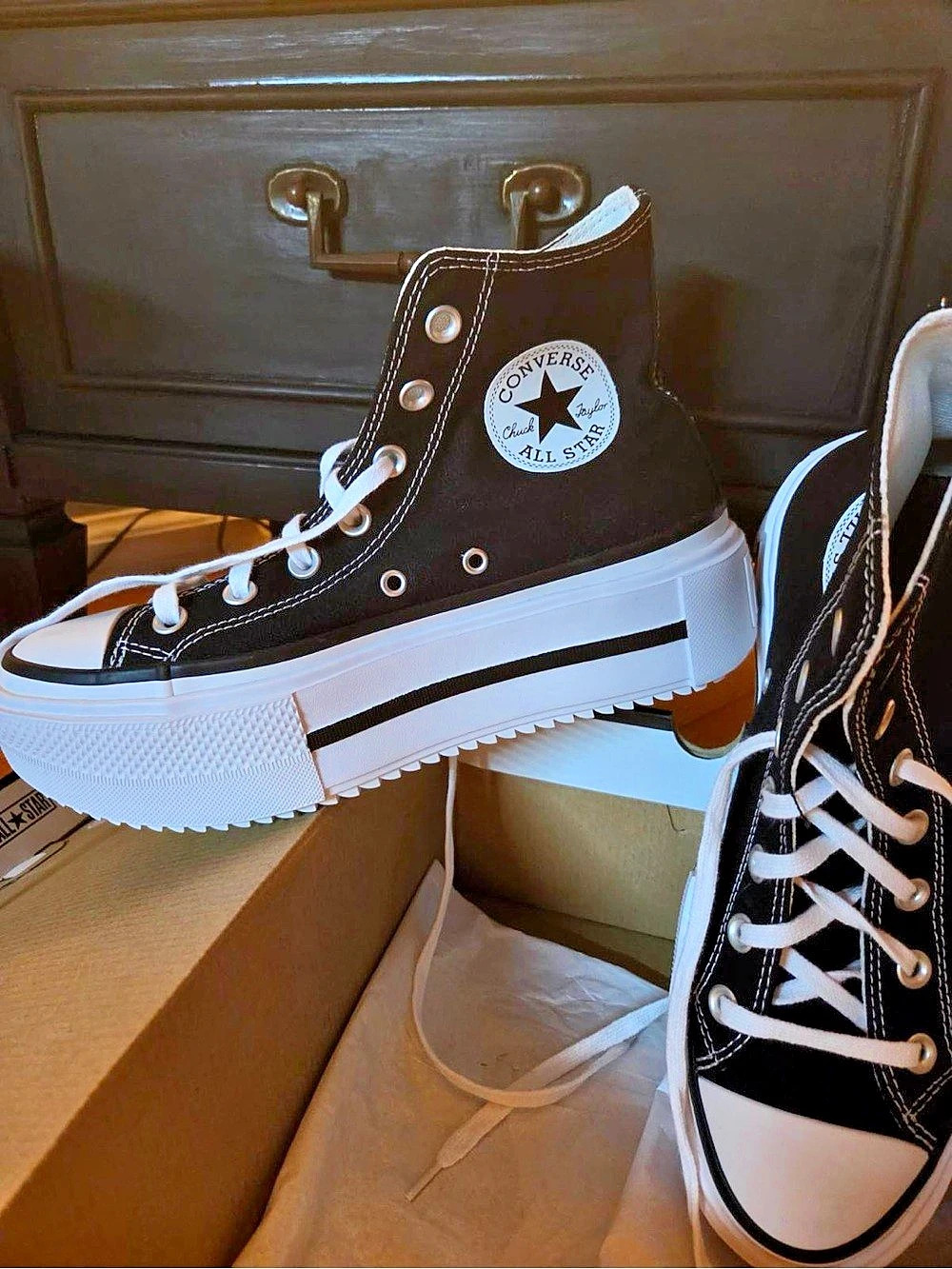 New Converse Platform High Top Sneakers Black & White US 7.5 7 1/2 Women's